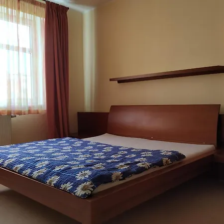 Elegant 2 Bedrooms In Quiet Area Lejlighed Mariánské Lázně