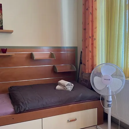 Elegant 2 Bedrooms In Quiet Area